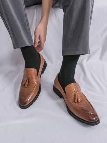 Tassel Design Men's Slip-On Formal Shoes, British Style, Business/Casual Wear, Suitable For Business Banquet, Wedding, Leisure - Brown - View 4