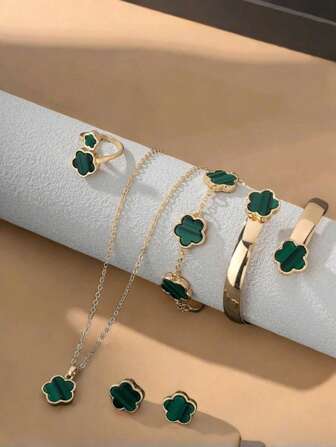 1 套时尚经典幸运绿花瓣设计手链项链耳环套装
