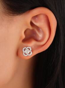 1 paire Boucles d'oreilles de mariage pour femmes en argent S925 avec pierre principale en moissanite de couleur D de 1 ct et cubic zirconia cubiques brillants en trèfle, cadeau de bijoux de luxe avec boîte