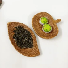 Un pequeño bol para salsa, cuchara de té, producido en madera de coco envejecida pulida a mano sin empalmes, bol de estilo pastoril de madera, pequeño plato con forma de fruta, producto de árbol de coco