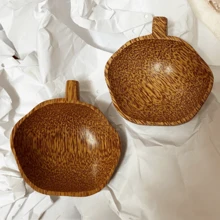 Un pequeño bol para salsa, cuchara de té, producido en madera de coco envejecida pulida a mano sin empalmes, bol de estilo pastoril de madera, pequeño plato con forma de fruta, producto de árbol de coco