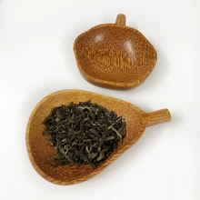 Un pequeño bol para salsa, cuchara de té, producido en madera de coco envejecida pulida a mano sin empalmes, bol de estilo pastoril de madera, pequeño plato con forma de fruta, producto de árbol de coco