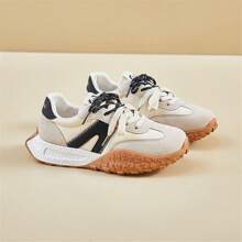 Spring And Autumn Fashionable Casual Sports Style Thick-Soled Agan Sneakers For Women Casual Height Increase Chunky Shoes