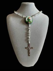 Katholische Halskette mit Heiliger Judas Grüne Kristall Perlen, Kreuz Anhänger und Heiliger Benedikt Holz Anhänger, Katholischer Schmuck