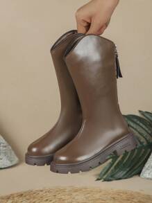 Un par de botas antideslizantes esenciales de invierno con decoración de flecos, con cremallera en la parte posterior. Estilosas y versátiles, con una suela gruesa tipo princesa, adecuadas para niñas de 3 a 12 años. Botas largas para uso diario tanto en interiores como en exteriores. - Marrón - Ver 8