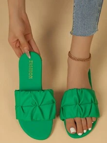 Fashionable Crumpled Flat Sandals, Versatile Beach Slippers - Green - View 9