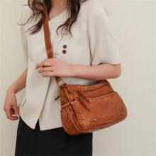 Túi Tote Retro Thời Trang Có Đinh Tán Bắt Mắt - Thiết Kế Đeo Chéo Rộng Rãi Cho Phụ Nữ - Túi Đeo Vai Hoàn Hảo Cho Mọi Ngày - màu nâu - Xem 3