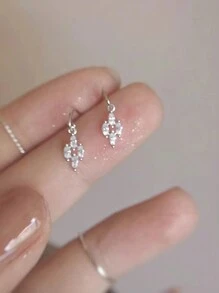 1 Pair S925 Sterling Silver Rhombus 4 Zirconia Elegant Ladies Stud Earrings, Suitable For Daily Wear And Formal Occasions, Perfect Gift For Anniversary - Geometry - View 4