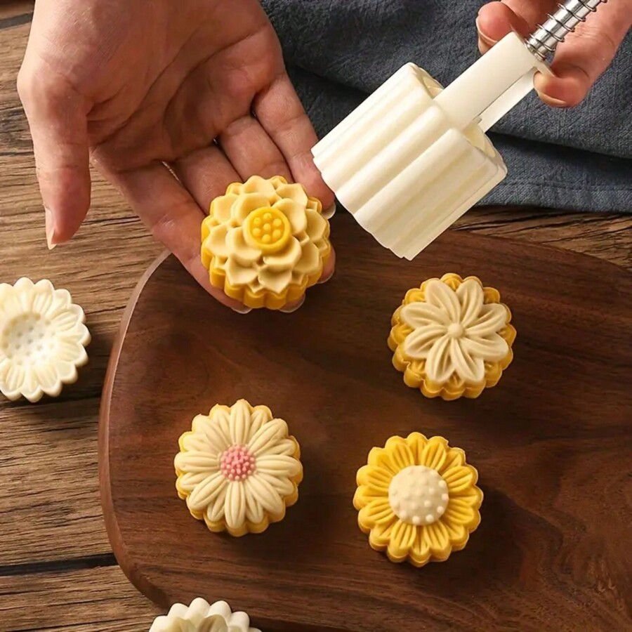 Hot 6PCS/Set 50g DIY 3D Moon Cake Mold Hand Pressure Flower Motif Pastry Mooncake Round