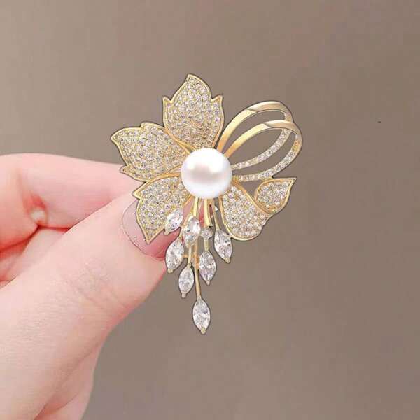 1pc Premium Fully Rhinestone Flower Shaped Zinc Alloy Brooch, Suitable For Women Casual Daily Wear All Season Halloween Valentine's Day Valentines Dress Accessories Pin For Clothes Bag Charm Backpack For School Office Accessories Shirts Jacket Jewelry Christmas