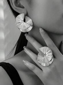 1set Minimalist & Elegant Asymmetric-Shaped Women's Ring And Earrings Set, Suitable For Vacation And Daily Wear, European And American Style - Irregular Earrings and Ring Set - View 13