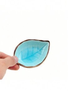 1pc Leaf Shaped Ceramic Small Pet Feeding Bowl For Hamster, Guinea Pig, Lizard, Not Easy To Knock Over