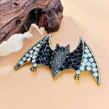 Incredible White Black Crystal Flying Vampire Bat Brooch Pin Halloween Accessory