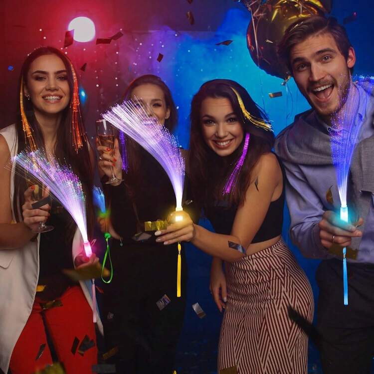 Varas luminosas de fibra óptica, palos de luz LED que se iluminan, paquete de palos luminosos intermitentes para fiestas de cumpleaños, bodas, Navidad, conciertos y celebraciones - Multicolor - Añade 4