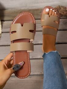 Nouvelles arrivées Sandales plates coulissantes décontractées pour femmes avec sangles. Sandales de plage confortables à enfiler pour dames.