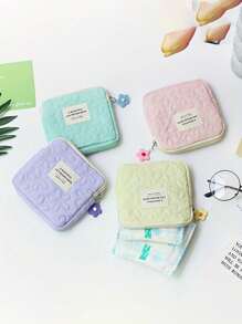 Simple Floral Quilted Square Storage Bag, Lightweight Zipper Sanitary Napkin Storage Box For Travel Storage Bag,Makeup Bag,Cosmetic Bag,Vacation Organizer,Large Capacity Makeup Organizer Makeup Case, For Lipstick, Brush, Skincare, Mobile Phone, Coin, Small Items, For Home,Gift,Vacation And Festival Halloween Christmas Multifunctional Use,Boho Vibes
