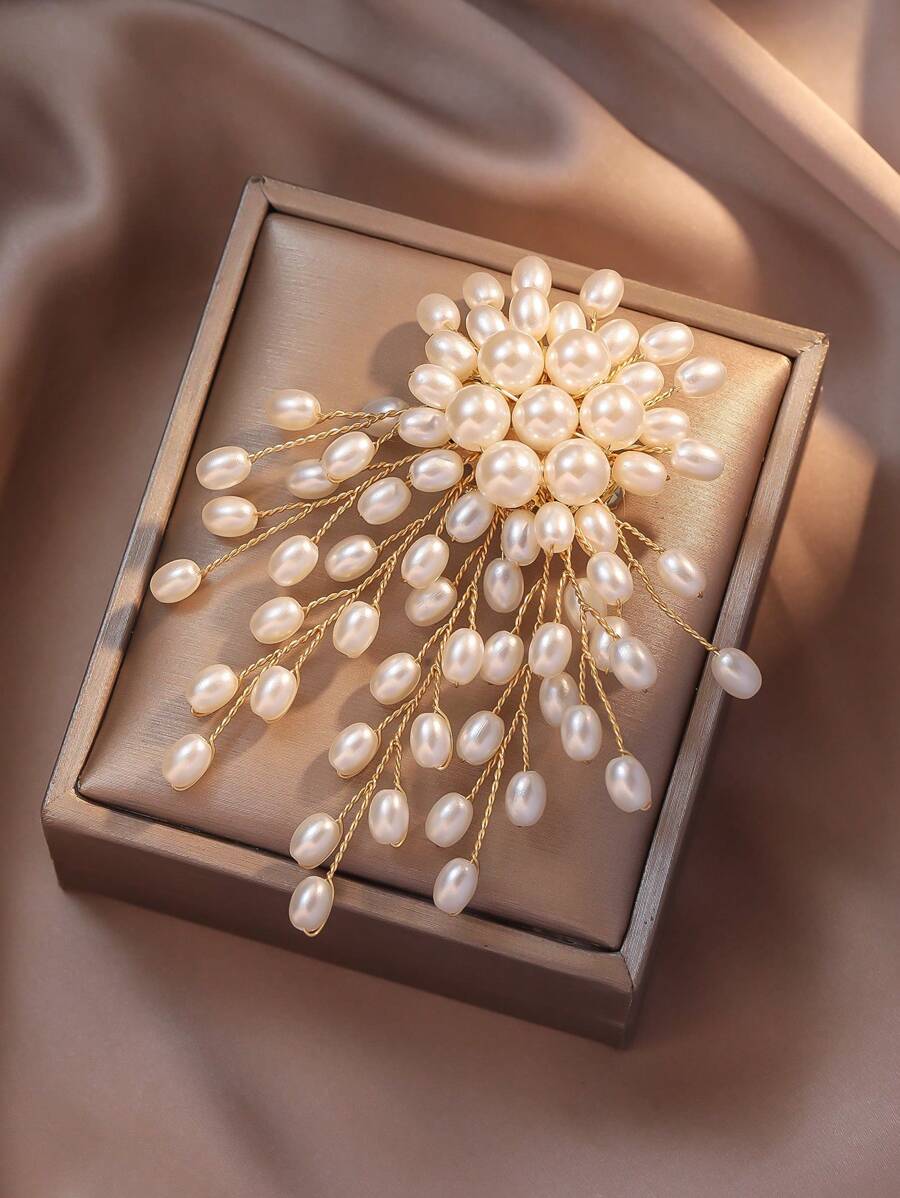 1 件优雅手工珍珠花卉胸针适合女性场合