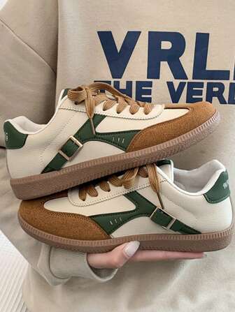 1 Pair Women Outdoor Casual Sports Shoes, Metal Buckle Decor, Style Microfiber Leather, Front Lace Up, Minimalist Fashion, Comfortable Outdoor Student Shoes, 2024 Autumn New Arrivals