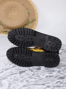 Cross-Border Plus Size Autumn Winter Lace-Up Boots 3D Bumblebee Print British Style Mid-Calf Leather Boots Round Toe Women Casual Snow Boots Riding Shoes Match Any Corset