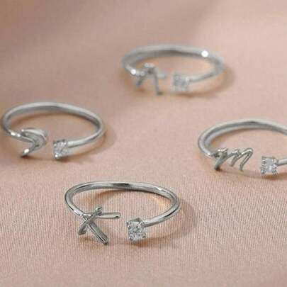 1 件方晶锆石镶嵌 26 个字母可调节开口戒指