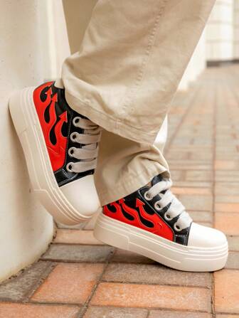 Fashion Flat Platform Women Sneakers Black Round Toe Embroidery Ladies Ankle Boots Lace Up Thick Sole Vulcanized Shoes Goth Punk Rock Designer Sport Flame Shoes