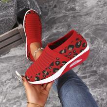 全新圆头一脚蹬透气网眼豹纹休闲运动鞋，舒适时尚都市户外女鞋 - 紅色 - 查看 14