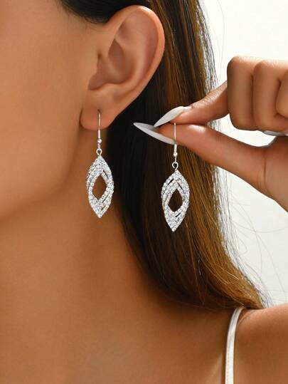 1 Pair Creative Fashion New Minimalist Sparkling Crystal Hook Drop Earrings For Women, Daily Casual/Birthday Party/Catwalk