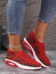 全新圆头一脚蹬透气网眼豹纹休闲运动鞋，舒适时尚都市户外女鞋 - 紅色 - 查看 2