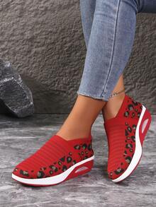 全新圆头一脚蹬透气网眼豹纹休闲运动鞋，舒适时尚都市户外女鞋 - 紅色 - 查看 3