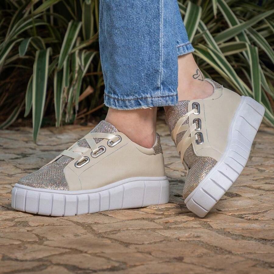 Women's Casual Sneakers With Shiny Glitter And Satin Ribbon Are The Perfect Choice For Those Looking For Comfort And Style In One Product. RT FOOTWEAR - 米色 - 查看 1