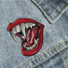 Patch termoadeziv, patch cu buze și colți de vampir, insignă brodată drăguță și distractivă, patch termoadeziv/cusut, pentru accesorii de îmbrăcăminte DIY, rucsac, jachetă, pantaloni, pălărie, vestă, Halloween, vară, școală