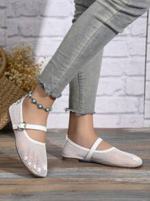 方头时尚镂空格子芭蕾平底鞋，带扣细节，简约设计 - 白色 - 查看 3