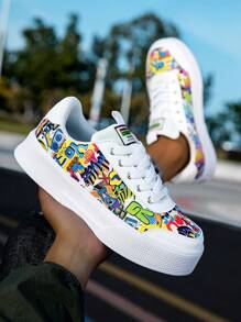 Men's Fashionable Streetwear Low-Top Skateboard Shoes, Colorful Mix-And-Match Collegiate Style, Thick Sole Sneakers, Random Graffiti Print, Comfortable Anti-Slip Lace-Up Casual Trainers, Suitable For Outdoor, Streetwear, Campus, Walking, Jogging, Travel - Multicolor - View 3