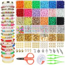 粘土珠友谊手链制作套件，24 种颜色 Kandi Preppy 粘土珠 A-Z 字母珠数字珠和饰品套件完整友谊珠宝制作套件 DIY 工艺品礼物送给青少年