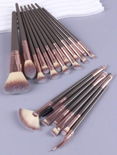 20支化妆刷套装，适合初学者，包含眼影刷、唇刷、散粉刷、面膜刷、粉底刷，柔软不掉毛，便携易用。套装包含：化妆刷套装、化妆刷套装、全套化妆工具、化妆刷套装、化妆礼品套装、套装、赠品、专业化妆刷、全套化妆工具。