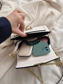 حقيبة كتف مربعة صغيرة مع قفل دفع وسلسلة ديكورية، حقيبة كلاتش، حقيبة كلاتش بسيطة، كلاسيكية، جلدية صغيرة عصرية، حقيبة مربعة، للسيدات، للسفر والعمل والمكتب والحفلات والعطلات، ضروريات السفر والعطلات، حقيبة كاجوال للعمل للنساء، مثالية للمكتب والأعمال والعمل