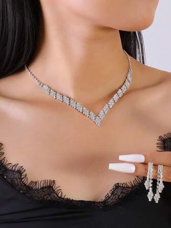 1 件优雅新设计菱形全水钻装饰耳环和项链套装