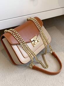 حقيبة كتف مربعة صغيرة مع قفل دفع وسلسلة ديكورية، حقيبة كلاتش، حقيبة كلاتش بسيطة، كلاسيكية، جلدية صغيرة عصرية، حقيبة مربعة، للسيدات، للسفر والعمل والمكتب والحفلات والعطلات، ضروريات السفر والعطلات، حقيبة كاجوال للعمل للنساء، مثالية للمكتب والأعمال والعمل