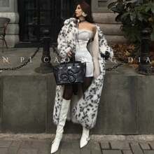 女式仿皮草豹纹/山猫印花长款外套，厚仿狐狸毛领超大宽松风衣夹克，冬季 - 黑與白 - 查看 1