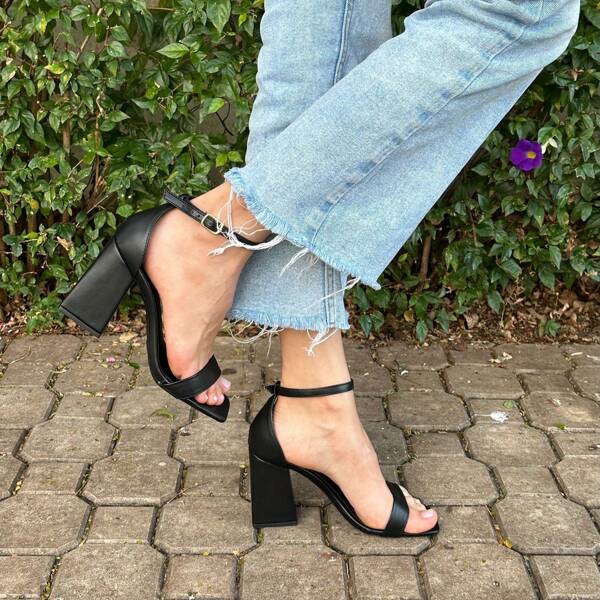 Sandália Feminina Gisele Salto Confortável Moda Confortável sapatos feminina elegante