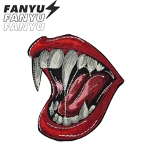 Patch termoadeziv, patch cu buze și colți de vampir, insignă brodată drăguță și distractivă, patch termoadeziv/cusut, pentru accesorii de îmbrăcăminte DIY, rucsac, jachetă, pantaloni, pălărie, vestă, Halloween, vară, școală