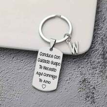 1pc Spanish Engraved Casual Style Stainless Steel Keychain, Romantic Valentines Gift For Husband Or Boyfriend Car Accessories Bag Charm School Letter Cute Goth Y2k Bag Accessories Lanyards With Id Holder Car Accessories Bag Charms