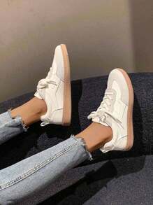 女士时尚百搭防滑耐用透气休闲运动服