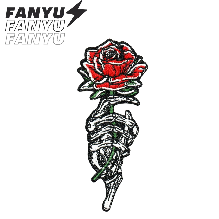 摩托车骷髅“玫瑰与骨头”嬉皮朋克风DIY服装面料，可缝制或熨烫成布贴、服装装饰、徽章、鞋帽、包包配件，以及用于修补和刺绣的布贴，适合夏季和学校穿着。