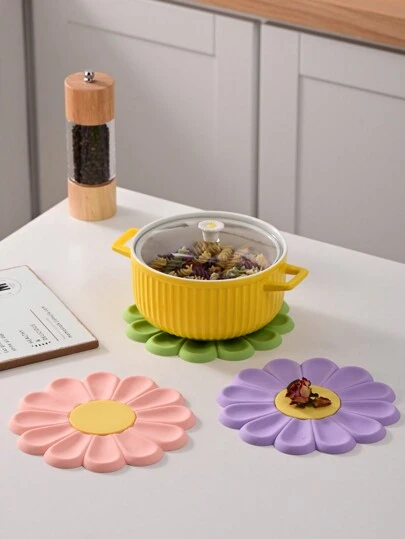 1pc Silicone Trivet Mat Non-Slip & Heat Resistant Hot Pads For Kitchen Countertop Perfect Trivet For Hot Dishes Modern Design Pots & Pans Holder Chic Daisy Flower Silicone Table Mats Heat Resistant, Easy Clean Coasters & Pot Holders