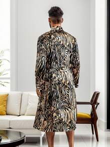 QING ROU Men's 2-Piece Tiger Print Robe Set, Luxury Ice Silk Pajamas, Loungewear For Men, Soft Bathrobe And Shorts, Gift For Him - 彩色 - 查看 2