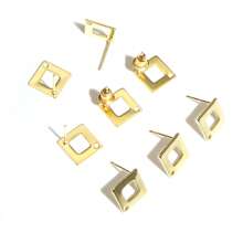 10 piezas de cuadrados de acero inoxidable chapados en oro de 10mm con conector con agujero para elaborar pendientes de tuerca para manualidades de joyería