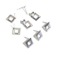 10 piezas de cuadrados de acero inoxidable chapados en oro de 10mm con conector con agujero para elaborar pendientes de tuerca para manualidades de joyería