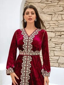 复古风格女士开衩长袖连衣裙，奢华刺绣金丝绒长裙，秋冬