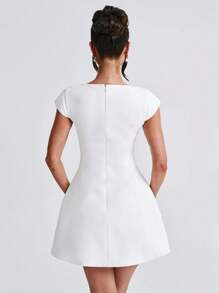 WOWDARK 夏季无袖迷你连衣裙，白色优雅A字裙，适合情人节、约会、派对、聚会、旅行、度假、海滩等场合。 - 白色 - 查看 5